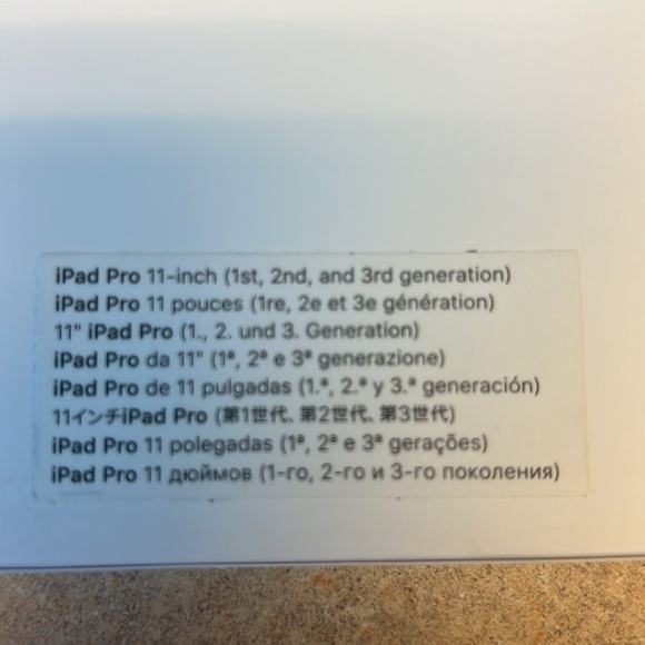 iPad Smart Folio, iPad Pro 11-inch (1st, 2nd, and 3rd generation) Light Violet - Picture 3 of 10